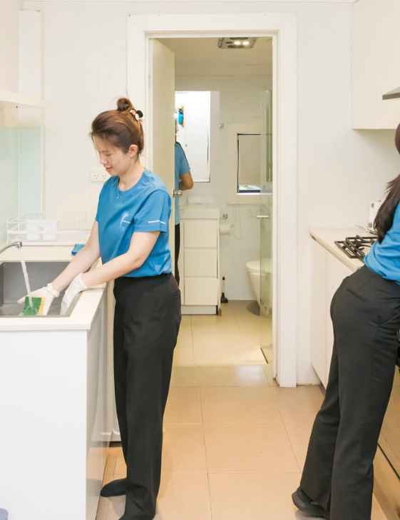 Bond-Back Guarantee <br/> <span class="text-[#404EB3]">for End-of-Lease Cleaning</span>